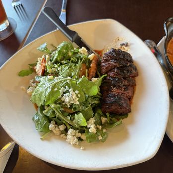HopSaint Brewing - Hanger steak salad - New American Near Me - Torrance, California
