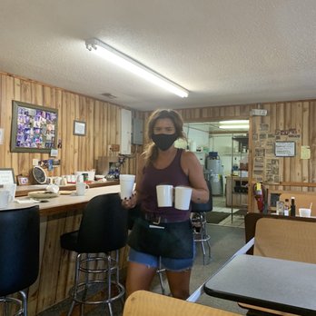 Elliotts Diner - Misty hard at work!!! - Breakfast & Brunch Near Me - Nebo, North Carolina