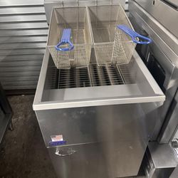 Moreno's Restaurant Equipment - Pitco 75lb Deep Fryer