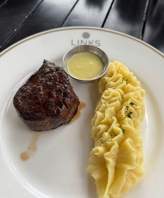 Links, an American Grill by null