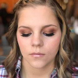 Rd Salon & BlowDry Bar - Makeup by Bridget