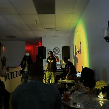 Healthy Start Nutrition - a group of people sitting around a table - Juice Bars & Smoothies Near Me - Houston, Texas Healthy Start Nutrition - a group of people sitting around a table - Juice Bars & Smoothies Near Me - Houston, Texas