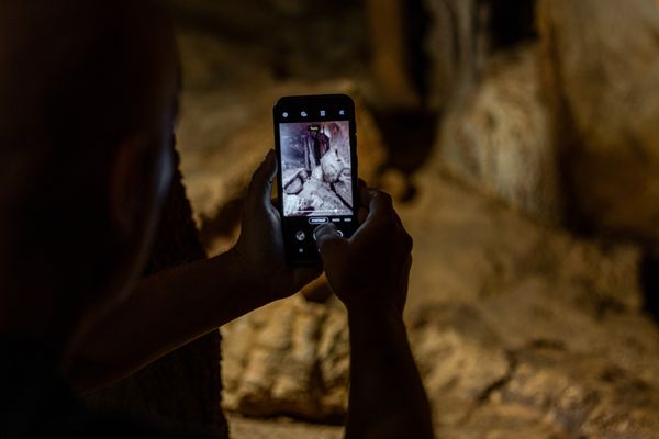 Crystal Onyx Cave by null