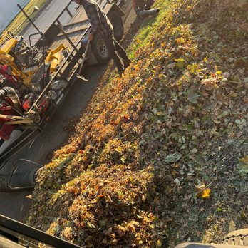 Cesar Landscaping - Fall cleanup - Snow Removal Near Me - Marlborough, Massachusetts Cesar Landscaping - Fall cleanup - Snow Removal Near Me - Marlborough, Massachusetts