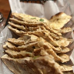 Raaga Tandoor - Garlic naan