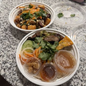 Broken Rice - tator tots, bbq bowl - Food Trucks Near Me - Austin, Texas