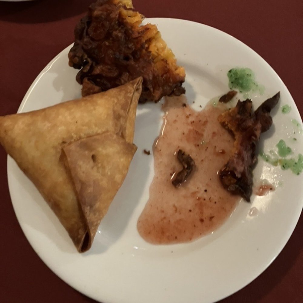 Agra Cafe - Mixed Vegetable Pakora Samosa Potatoes and Peas - Indian Near Me - Los Angeles, California