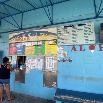 Waiola Shave Ice - Ordering area - Ice Cream & Frozen Yogurt Near Me - Honolulu, Hawaii