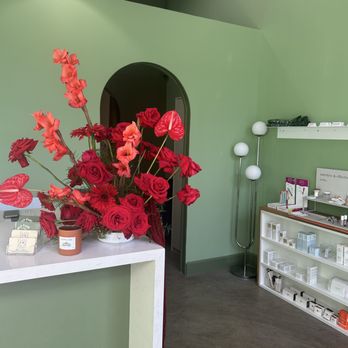 Wax N Blush - Organic skincare, makeup and body care - Eyebrow Services Near Me - Long Beach, California