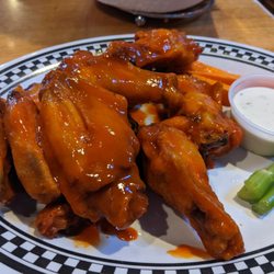 Primetime Sports Emporium - Hot extra crispy wings