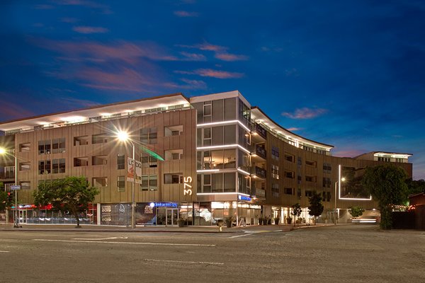 Fiona WeHo Apartments by null
