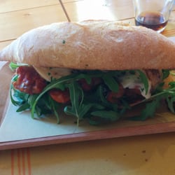 Black Wood - Panino con rucola, provola affumicata e melanzane a funghetto