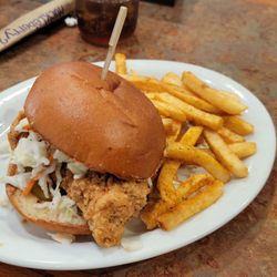 Huckleberry's - Santa Maria - Very dry Cajun chicken sandwich