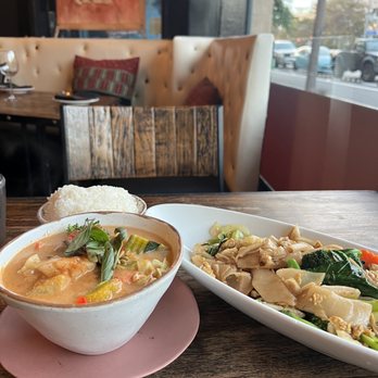 Thai District - Pumpkin curry and veggie Pad see ew - Thai Near Me - Long Beach, California