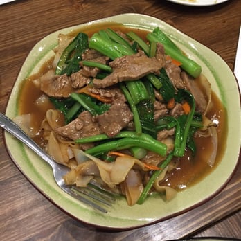 Double Chin Modern Asian Restaurant - Beef chow fun - Asian Fusion Near Me - Boston, Massachusetts Double Chin Modern Asian Restaurant - Beef chow fun - Asian Fusion Near Me - Boston, Massachusetts