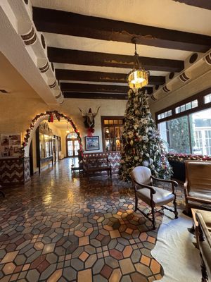 The Hotel Paisano by null