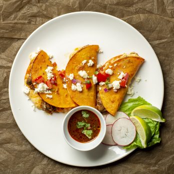 La Luna Family Bistro - Quesa Birria Tacos - Food Trucks Near Me La Luna Family Bistro - Quesa Birria Tacos - Food Trucks Near Me