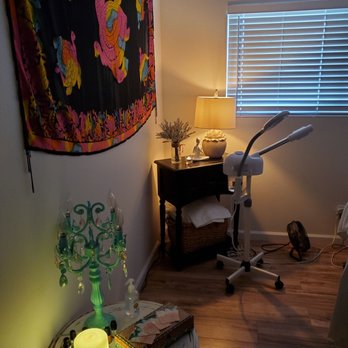 Skin by Denise - The Skin care room at her home in Vista, CA - Skin Care Near Me Skin by Denise - The Skin care room at her home in Vista, CA - Skin Care Near Me