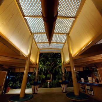 Hotel Molokai - Open Air Lobby - Hotels Near Me - Kaunakakai, Hawaii