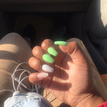 Super Spa & Nails - $15 color change and nail fix - Nail Salons Near Me - Forestville, Maryland
