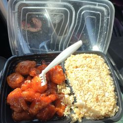 Yan's Cafe - General Tso's Chicken / lunch special