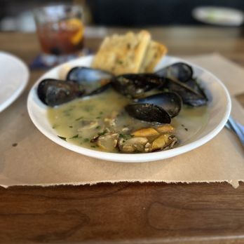 Old Town Pub - The mussels in wine sauce... not bad - Pubs Near Me - Bordentown, New Jersey