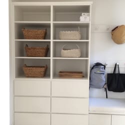 Hornsby's Custom Cabinets - Mudroom cabinetry. Soft close drawers.