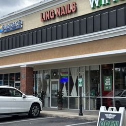 Ling Nails - Signage