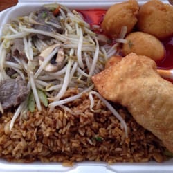 South Garden Restaurant - Combo Plate #2 w/Sweet 'n' Sour Chicken Balls instead of Dry Garlic Ribs. Excellent!! A must-try!