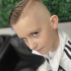 The Clipper Head Barber - Bald fade