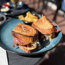 Toasted Pastrami Sandwich