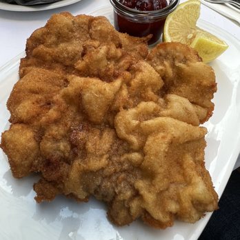Lugeck - Weiner Schnitzel - Austrian Near Me - Vienna, 9 Lugeck - Weiner Schnitzel - Austrian Near Me - Vienna, 9