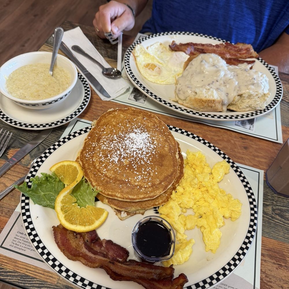 Black Bear Diner Joplin - Diners Near Me - Joplin, Missouri