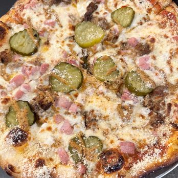 Captain’s Ön Main - Cuban pizza...a must try!!! - Pizza Near Me - Brighton, Michigan