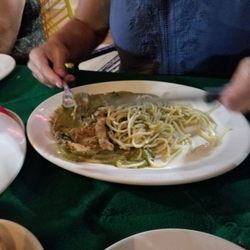 Restaurante El Cabrito - Little left of pechuga relleno and pasta