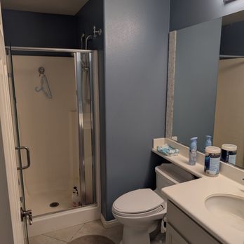 MDN Tile Company - Before - guest bath - Flooring Near Me - Banning, California MDN Tile Company - Before - guest bath - Flooring Near Me - Banning, California