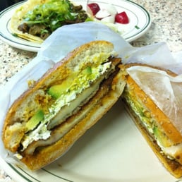 Cemita Con Pollo