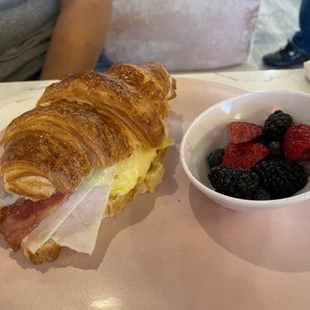 Cafe Lola - Cafes Near Me - Henderson, Nevada