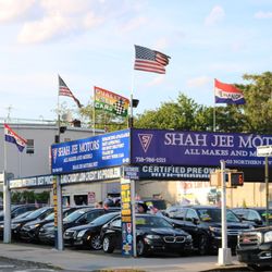 Shah Jee Motors - Lot-wide