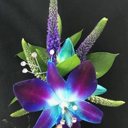 The Flower Basket - Prom Boutonniere
