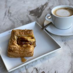 Flo Paris - Apple croissant