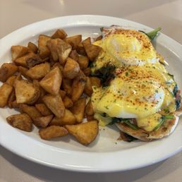 Veggie Bennie with skillet potatoes Veggie Bennie with skillet potatoes