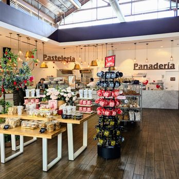 San Martín Bakery & Restaurant - Bakery section. - Bakeries Near Me - Dallas, Texas