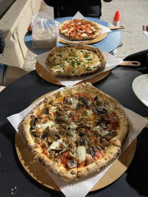 Bella Luna Pizza by null