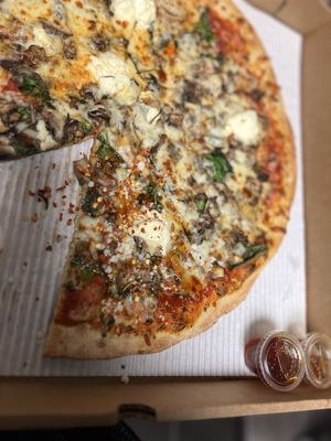Luna Pizzeria by null