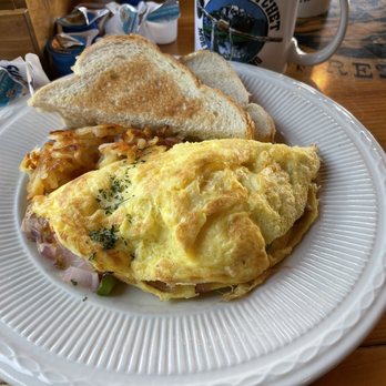Hatchet Resort - Omelette - Hotels Near Me - Moran, Wyoming