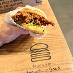 Shake Shack Waterford Lakes - Chicken Sandwich had lots of Superfluous Breading