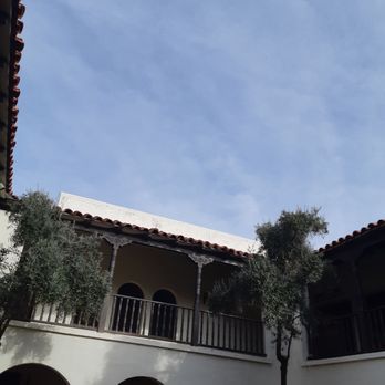 Heard Museum - Inner courtyard. - Museums Near Me - Phoenix, Arizona Heard Museum - Inner courtyard. - Museums Near Me - Phoenix, Arizona