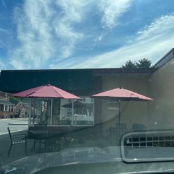 Vienna Bakery - Exterior/outdoor seating