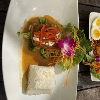 Bamboo Penny's - Slamon Panang Curry - Thai Near Me - Leawood, Kansas Bamboo Penny's - Slamon Panang Curry - Thai Near Me - Leawood, Kansas